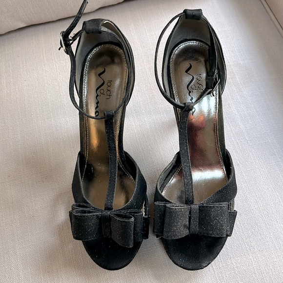 Black Sparkle Heels with Bow by Nina Size 8 - Picture 2 of 5